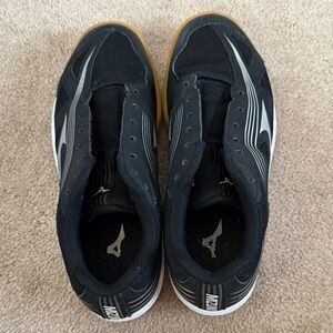 Mizuno Wonen’s Black Volleyball Sneakers with White Accents and Gum Outsole